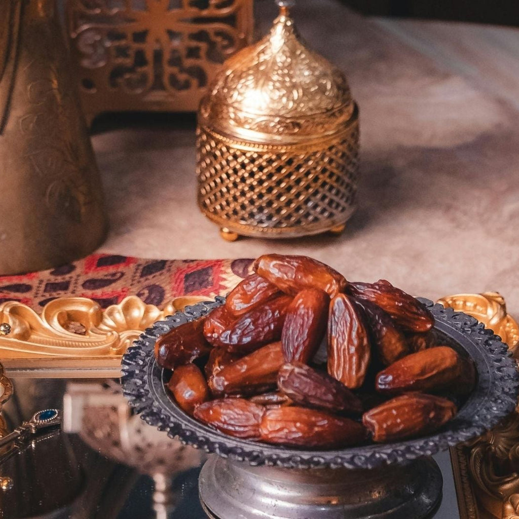 Whole Pitted Dates 1kg